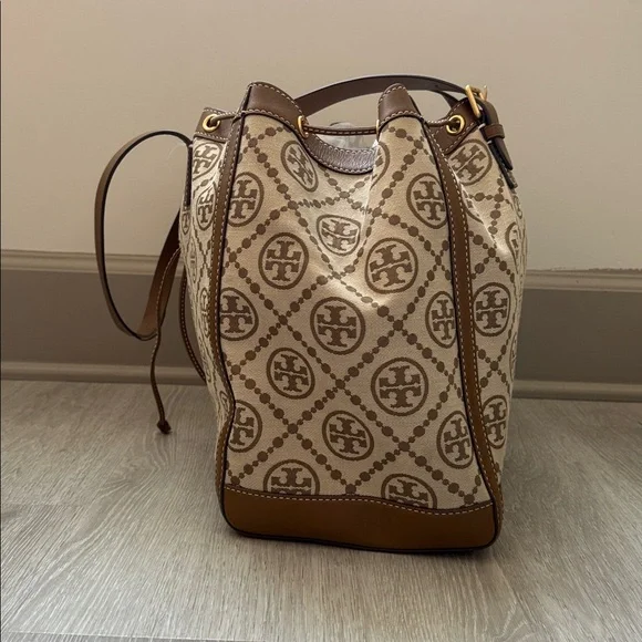 Tory Burch T Monogram Jacquard Drawstring Tote - Hazel - Picture 5 of 12